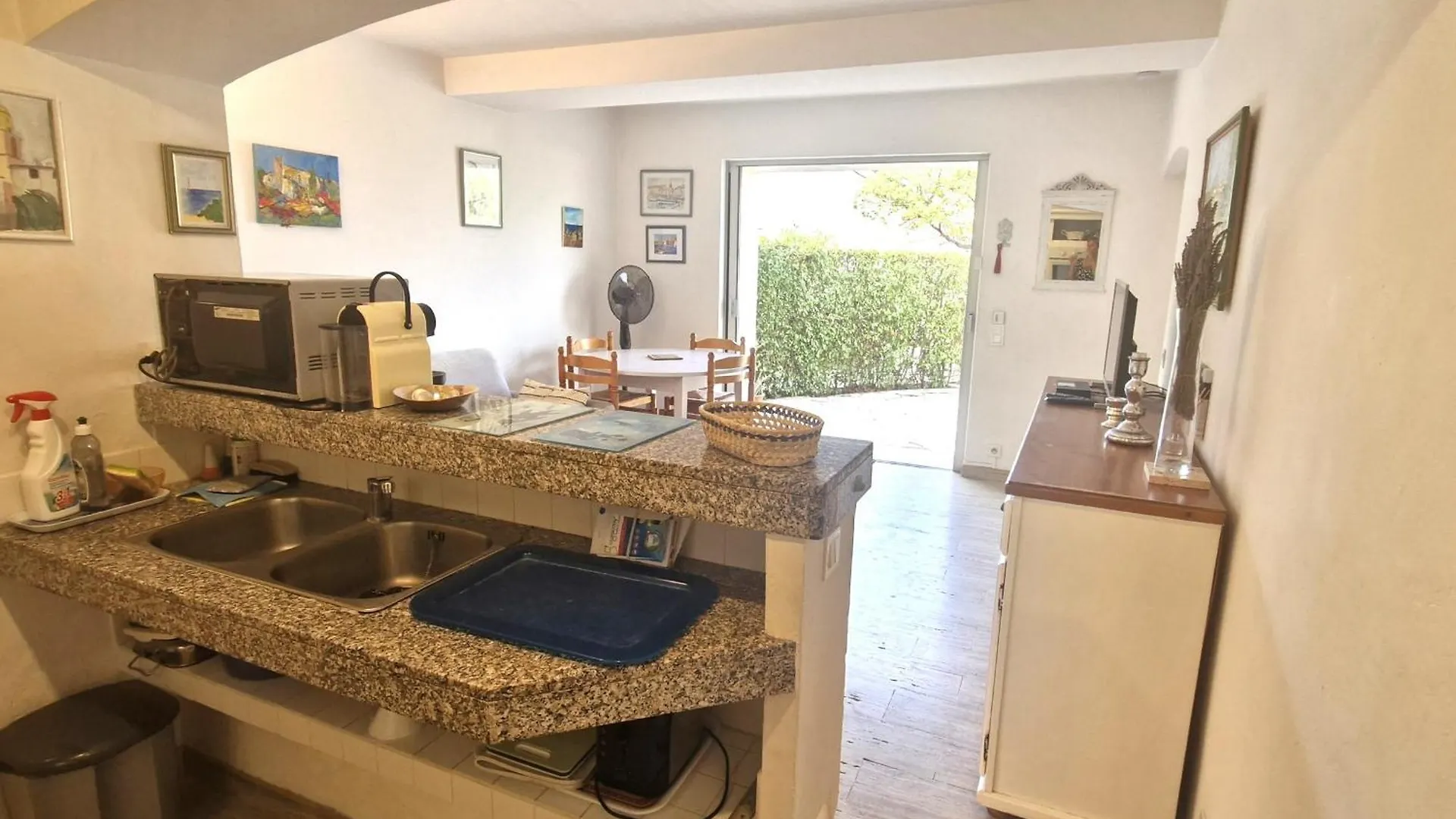 Appartement Climatise Avec Terrasse Et Parking Pres Du Centre-Ville De Sainte-Maxime - Fr-1-780-84 Apartment