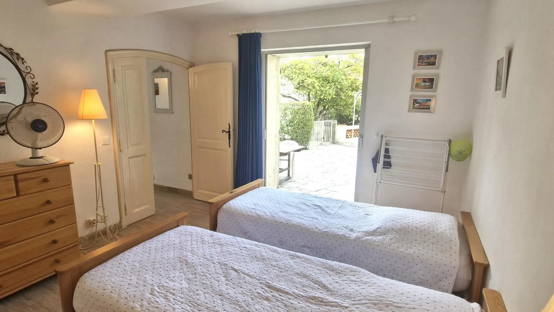 Appartement Climatise Avec Terrasse Et Parking Pres Du Centre-Ville De Sainte-Maxime - Fr-1-780-84