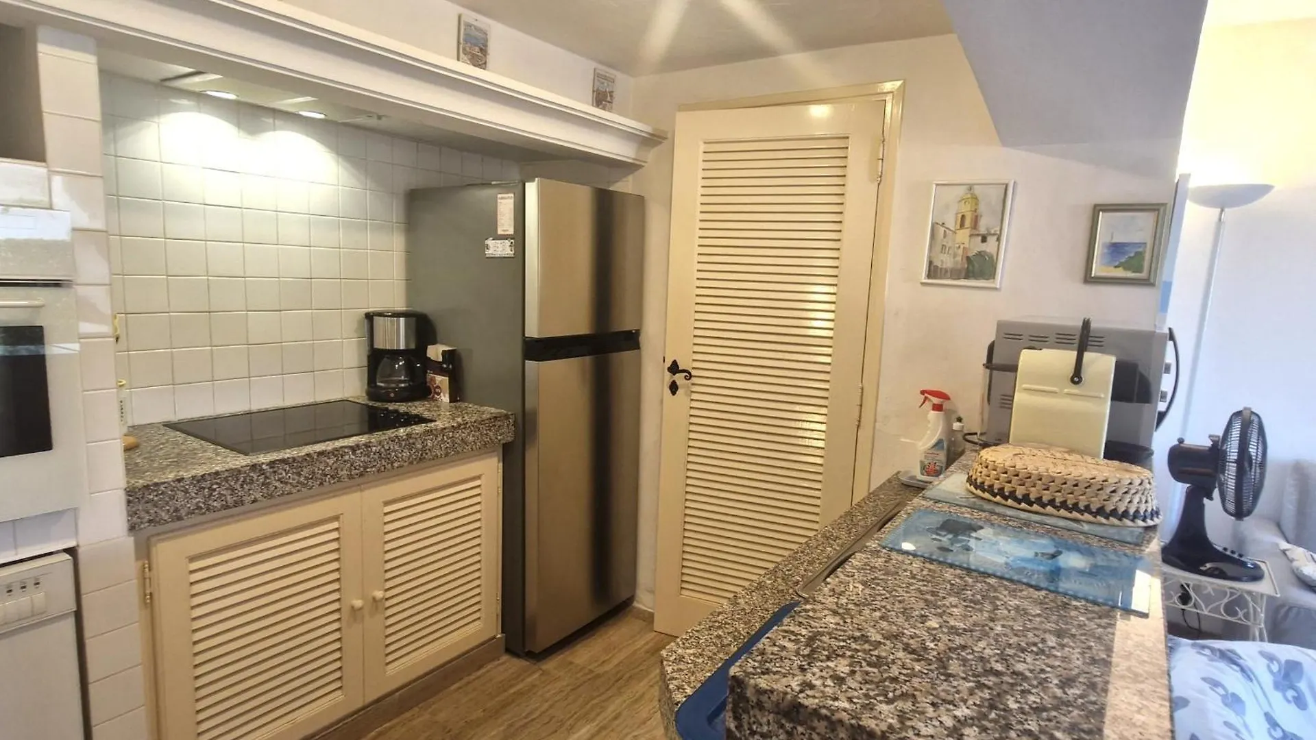 Appartement Climatise Avec Terrasse Et Parking Pres Du Centre-Ville De Sainte-Maxime - Fr-1-780-84 France