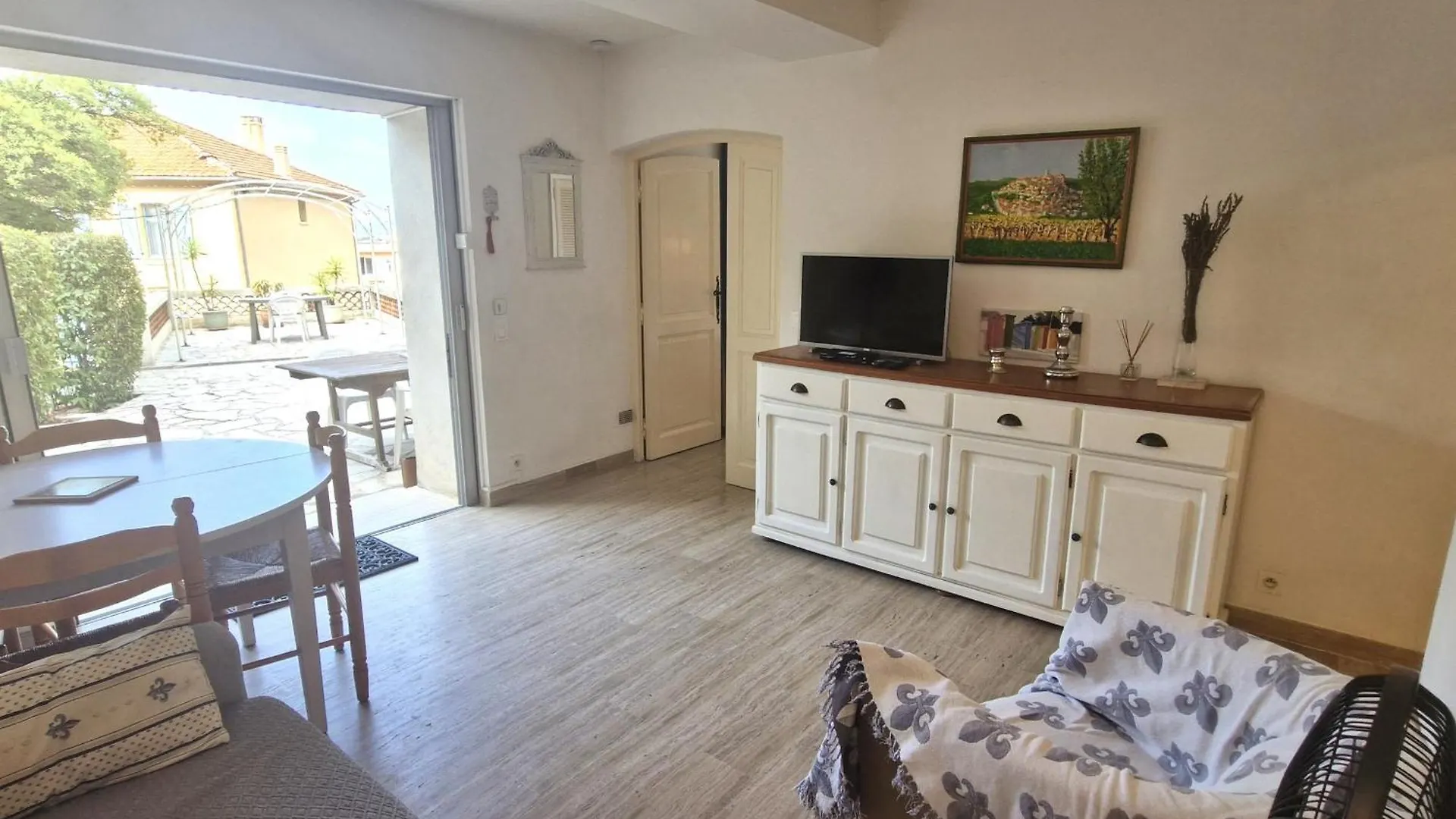 Apartment Appartement Climatise Avec Terrasse Et Parking Pres Du Centre-Ville De Sainte-Maxime - Fr-1-780-84