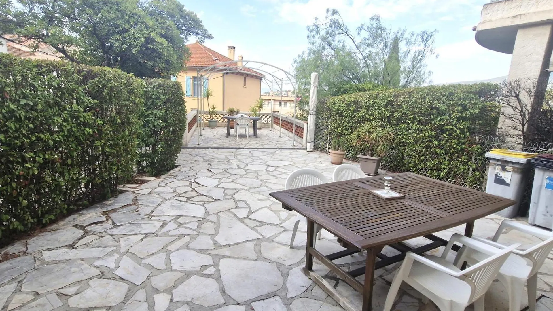 Appartement Climatise Avec Terrasse Et Parking Pres Du Centre-Ville De Sainte-Maxime - Fr-1-780-84 Apartment